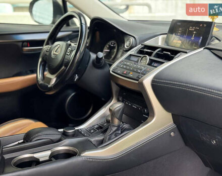 Серый Лексус НХ, объемом двигателя 2 л и пробегом 141 тыс. км за 20900 $, фото 20 на Automoto.ua