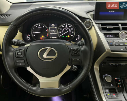 Сірий Лексус НХ, об'ємом двигуна 2 л та пробігом 96 тис. км за 21999 $, фото 8 на Automoto.ua