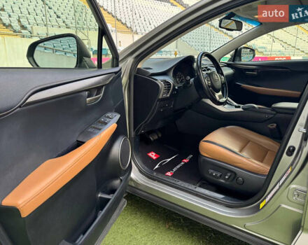 Серый Лексус НХ, объемом двигателя 2 л и пробегом 141 тыс. км за 20900 $, фото 12 на Automoto.ua