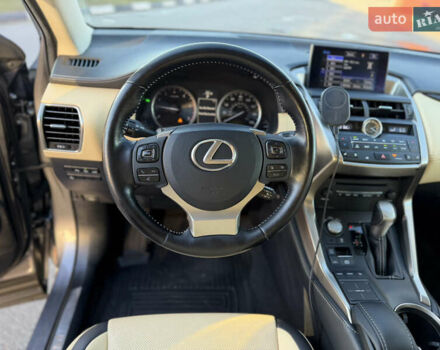 Сірий Лексус НХ, об'ємом двигуна 2 л та пробігом 96 тис. км за 22500 $, фото 12 на Automoto.ua