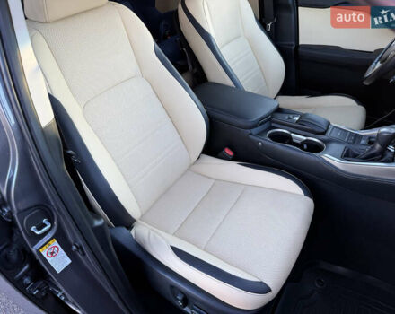 Сірий Лексус НХ, об'ємом двигуна 2 л та пробігом 96 тис. км за 22500 $, фото 25 на Automoto.ua