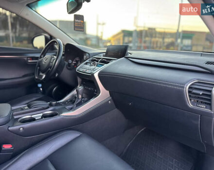 Сірий Лексус НХ, об'ємом двигуна 2 л та пробігом 122 тис. км за 24799 $, фото 57 на Automoto.ua