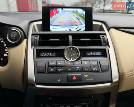 Серый Лексус НХ, объемом двигателя 2 л и пробегом 38 тыс. км за 19999 $, фото 29 на Automoto.ua