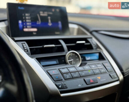 Серый Лексус НХ, объемом двигателя 2 л и пробегом 141 тыс. км за 20900 $, фото 15 на Automoto.ua