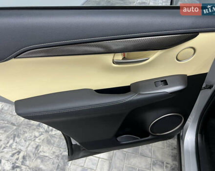 Сірий Лексус НХ, об'ємом двигуна 2 л та пробігом 96 тис. км за 21999 $, фото 16 на Automoto.ua