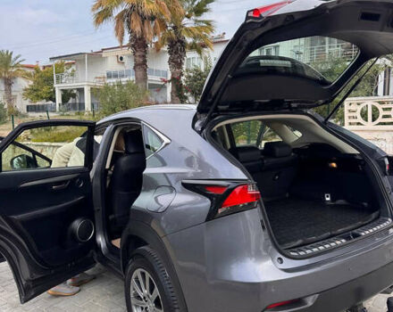 Сірий Лексус НХ, об'ємом двигуна 2.49 л та пробігом 250 тис. км за 25000 $, фото 2 на Automoto.ua