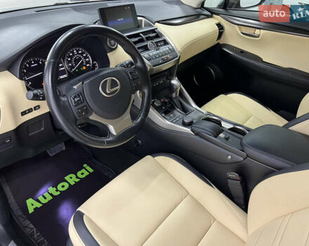 Сірий Лексус НХ, об'ємом двигуна 2 л та пробігом 96 тис. км за 21999 $, фото 12 на Automoto.ua