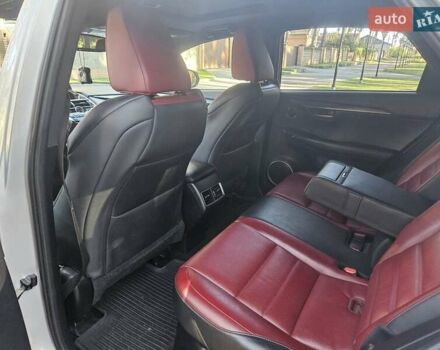 Сірий Лексус НХ, об'ємом двигуна 2 л та пробігом 175 тис. км за 18600 $, фото 4 на Automoto.ua