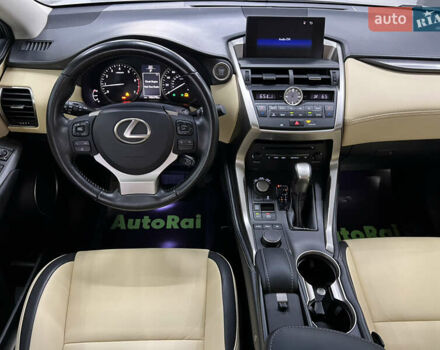 Сірий Лексус НХ, об'ємом двигуна 2 л та пробігом 96 тис. км за 22900 $, фото 6 на Automoto.ua