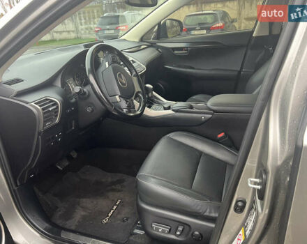 Сірий Лексус НХ, об'ємом двигуна 2 л та пробігом 97 тис. км за 26500 $, фото 10 на Automoto.ua