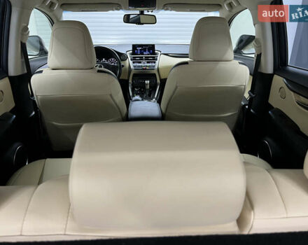 Сірий Лексус НХ, об'ємом двигуна 2 л та пробігом 96 тис. км за 21999 $, фото 15 на Automoto.ua