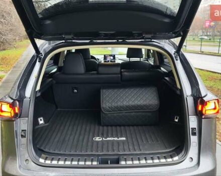 Сірий Лексус НХ, об'ємом двигуна 1.99 л та пробігом 139 тис. км за 24900 $, фото 10 на Automoto.ua