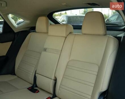 Сірий Лексус НХ, об'ємом двигуна 2 л та пробігом 137 тис. км за 25900 $, фото 44 на Automoto.ua