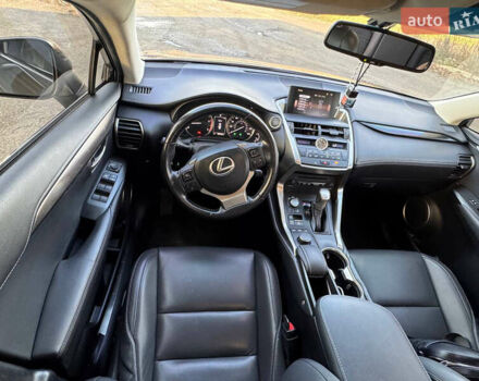 Серый Лексус НХ, объемом двигателя 2 л и пробегом 54 тыс. км за 22500 $, фото 11 на Automoto.ua