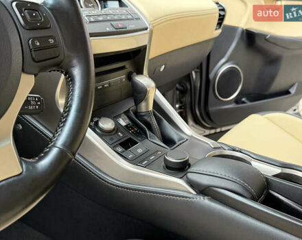 Серый Лексус НХ, объемом двигателя 2 л и пробегом 140 тыс. км за 23500 $, фото 37 на Automoto.ua