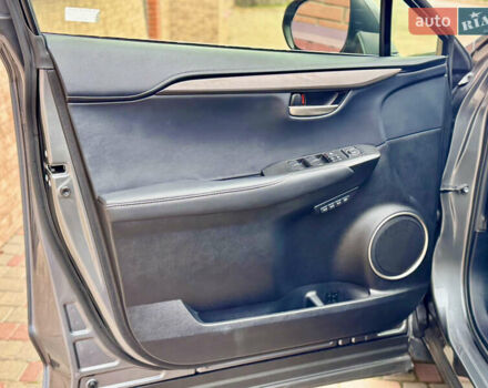 Сірий Лексус НХ, об'ємом двигуна 2 л та пробігом 55 тис. км за 20999 $, фото 77 на Automoto.ua