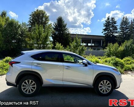 Серый Лексус НХ, объемом двигателя 2 л и пробегом 104 тыс. км за 30000 $, фото 4 на Automoto.ua