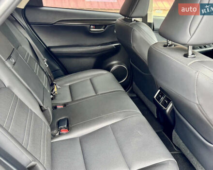 Сірий Лексус НХ, об'ємом двигуна 2 л та пробігом 55 тис. км за 20999 $, фото 60 на Automoto.ua