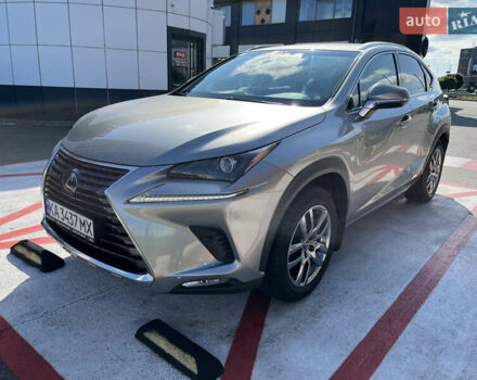 Лексус НХ 2017 в Киеве на Automoto.ua Серый Лексус НХ, объемом двигателя 2.49 л и пробегом 79 тыс. км за 38900 $, фото 1 на Automoto.ua