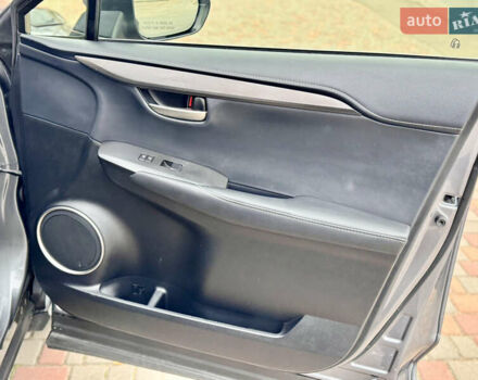 Сірий Лексус НХ, об'ємом двигуна 2 л та пробігом 56 тис. км за 20999 $, фото 65 на Automoto.ua