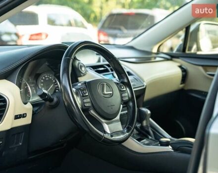 Сірий Лексус НХ, об'ємом двигуна 2 л та пробігом 137 тис. км за 25900 $, фото 26 на Automoto.ua