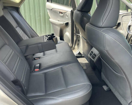 Сірий Лексус НХ, об'ємом двигуна 2 л та пробігом 54 тис. км за 28000 $, фото 1 на Automoto.ua