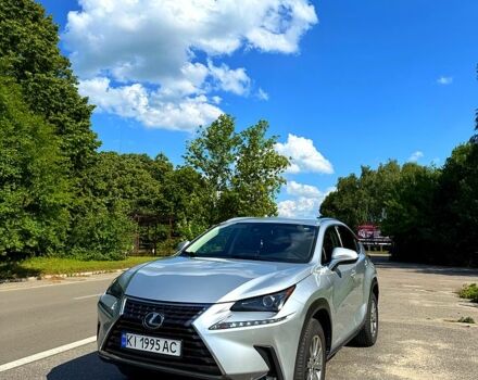 Серый Лексус НХ, объемом двигателя 2 л и пробегом 104 тыс. км за 30000 $, фото 1 на Automoto.ua