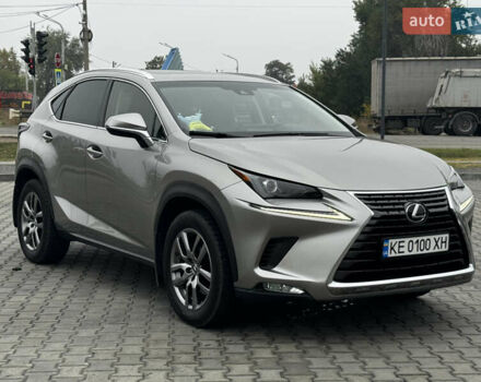 Сірий Лексус НХ, об'ємом двигуна 2 л та пробігом 67 тис. км за 25700 $, фото 3 на Automoto.ua