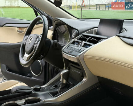 Серый Лексус НХ, объемом двигателя 2 л и пробегом 140 тыс. км за 23500 $, фото 3 на Automoto.ua