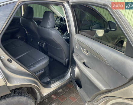 Сірий Лексус НХ, об'ємом двигуна 2 л та пробігом 54 тис. км за 28000 $, фото 5 на Automoto.ua