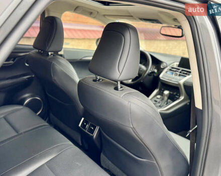 Сірий Лексус НХ, об'ємом двигуна 2 л та пробігом 56 тис. км за 20999 $, фото 55 на Automoto.ua