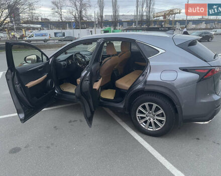 Серый Лексус НХ, объемом двигателя 2 л и пробегом 118 тыс. км за 25000 $, фото 7 на Automoto.ua