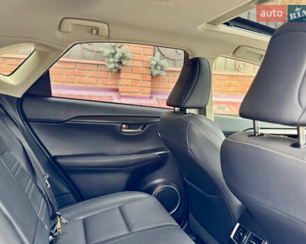 Сірий Лексус НХ, об'ємом двигуна 2 л та пробігом 55 тис. км за 20999 $, фото 61 на Automoto.ua