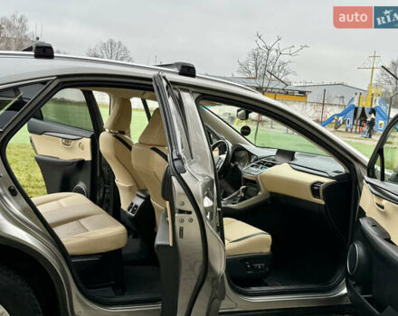 Серый Лексус НХ, объемом двигателя 2 л и пробегом 140 тыс. км за 23500 $, фото 4 на Automoto.ua