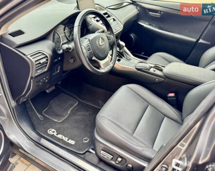 Сірий Лексус НХ, об'ємом двигуна 2 л та пробігом 55 тис. км за 20999 $, фото 40 на Automoto.ua