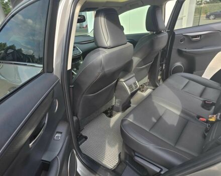 Сірий Лексус НХ, об'ємом двигуна 2 л та пробігом 48 тис. км за 28500 $, фото 8 на Automoto.ua