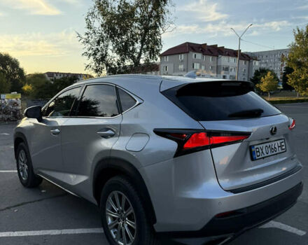 Сірий Лексус НХ, об'ємом двигуна 2 л та пробігом 88 тис. км за 28000 $, фото 3 на Automoto.ua