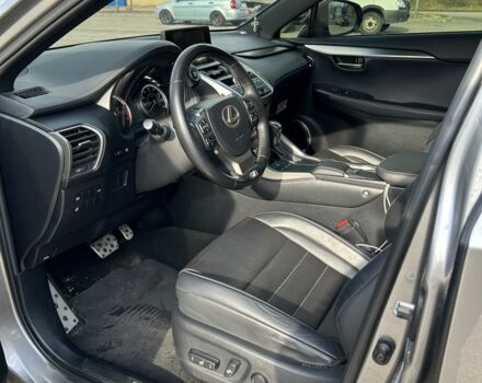 Сірий Лексус НХ, об'ємом двигуна 2 л та пробігом 131 тис. км за 30000 $, фото 8 на Automoto.ua