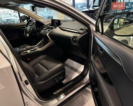 Сірий Лексус НХ, об'ємом двигуна 2.49 л та пробігом 100 тис. км за 32900 $, фото 34 на Automoto.ua