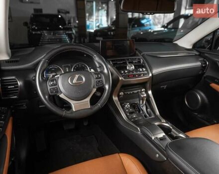 Сірий Лексус НХ, об'ємом двигуна 2.49 л та пробігом 69 тис. км за 37500 $, фото 16 на Automoto.ua