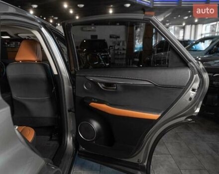 Сірий Лексус НХ, об'ємом двигуна 2.49 л та пробігом 69 тис. км за 37500 $, фото 35 на Automoto.ua