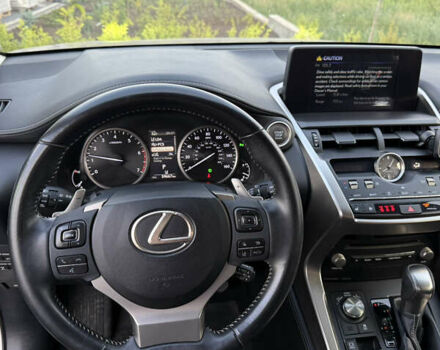 Серый Лексус НХ, объемом двигателя 2 л и пробегом 59 тыс. км за 30000 $, фото 13 на Automoto.ua