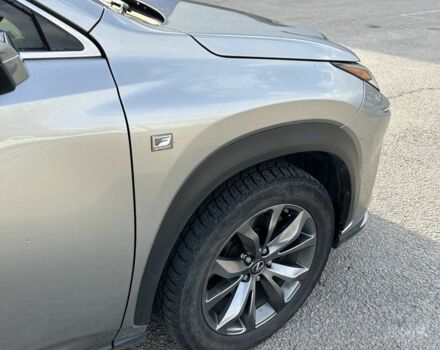 Сірий Лексус НХ, об'ємом двигуна 2 л та пробігом 131 тис. км за 30000 $, фото 5 на Automoto.ua