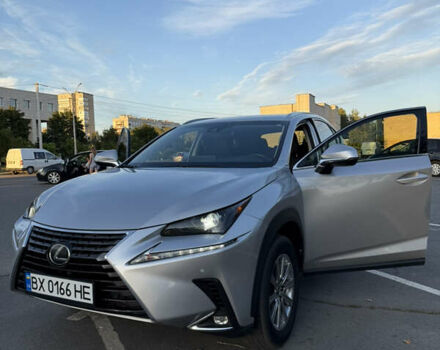 Сірий Лексус НХ, об'ємом двигуна 2 л та пробігом 88 тис. км за 28000 $, фото 2 на Automoto.ua