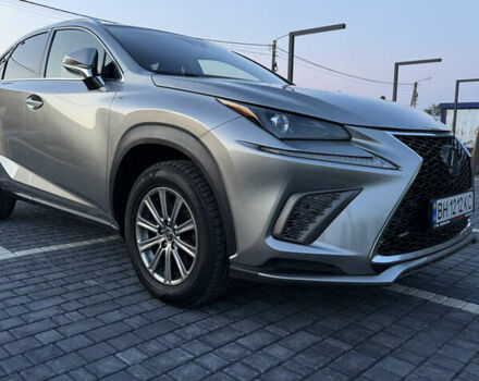 Серый Лексус НХ, объемом двигателя 2 л и пробегом 59 тыс. км за 30000 $, фото 3 на Automoto.ua