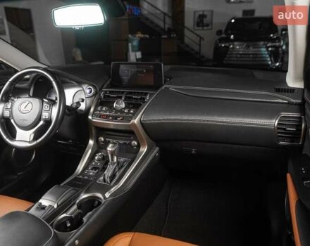 Сірий Лексус НХ, об'ємом двигуна 2.49 л та пробігом 69 тис. км за 37500 $, фото 18 на Automoto.ua