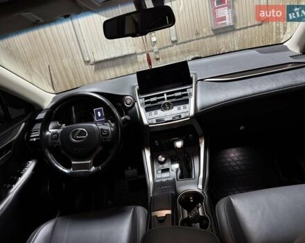 Сірий Лексус НХ, об'ємом двигуна 1.99 л та пробігом 35 тис. км за 35555 $, фото 34 на Automoto.ua