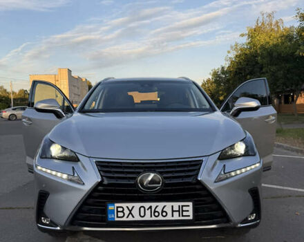 Сірий Лексус НХ, об'ємом двигуна 2 л та пробігом 88 тис. км за 28000 $, фото 1 на Automoto.ua