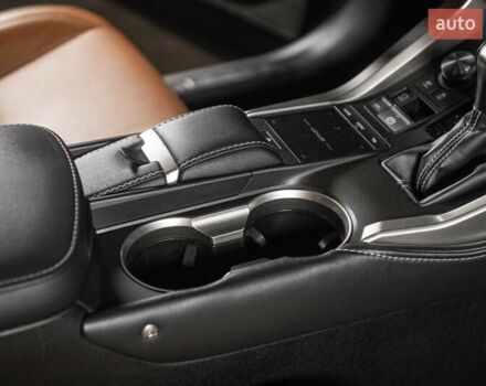 Сірий Лексус НХ, об'ємом двигуна 2.49 л та пробігом 69 тис. км за 37500 $, фото 26 на Automoto.ua