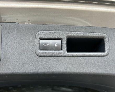 Сірий Лексус НХ, об'ємом двигуна 2 л та пробігом 131 тис. км за 30000 $, фото 15 на Automoto.ua